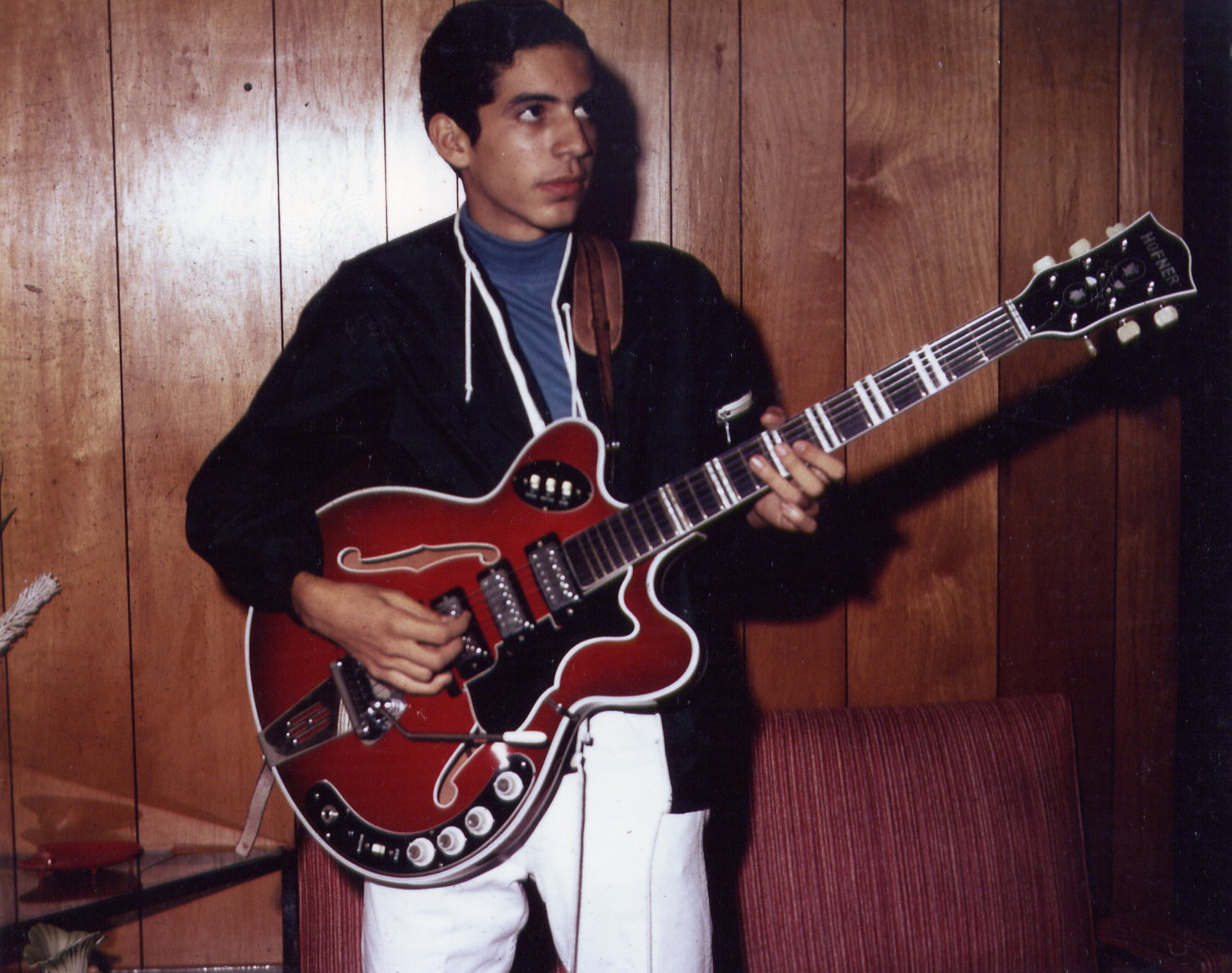 Tony with Hoffner Guitar